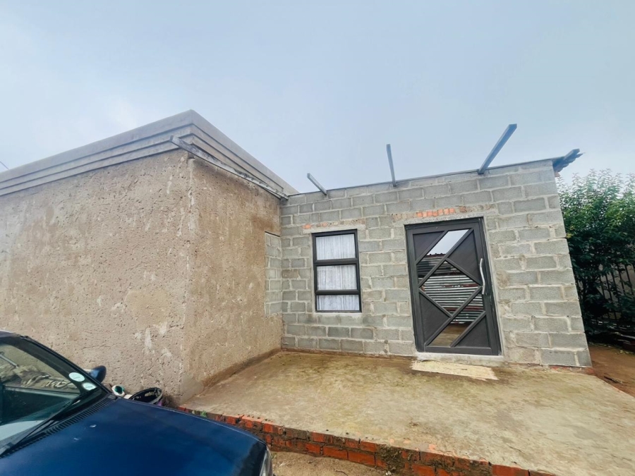 2 Bedroom Property for Sale in Caleb Motsoabi Free State